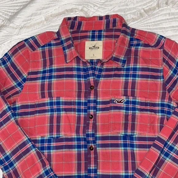 HOLLISTER — pink & blue plaid button down - Picture 2 of 4